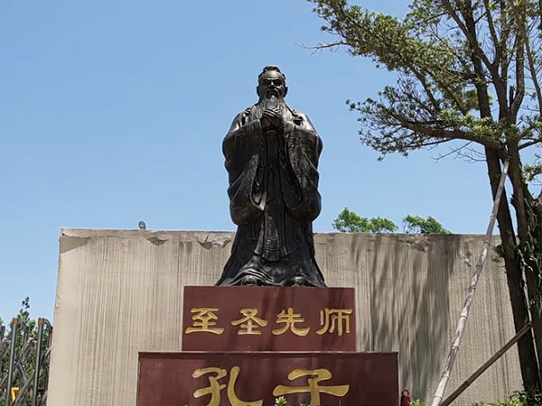 孔子像
