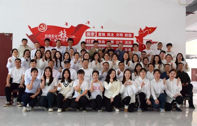 岳阳市巴陵职业技术学校,岳阳软件与信息服务,计算机应用招生 岳阳市巴陵职业技术学校,岳阳软件与信息服务,计算机应用招生
